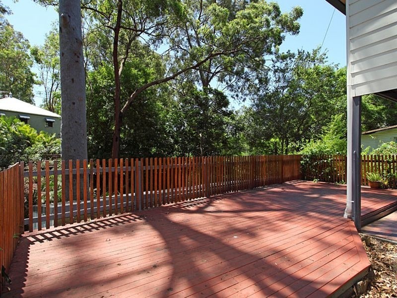 12 Stonehenge Street, Chapel Hill QLD 4069