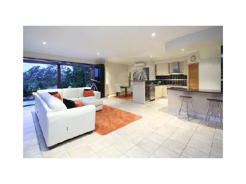 22 Grevillea Close, Chapel Hill QLD 4069