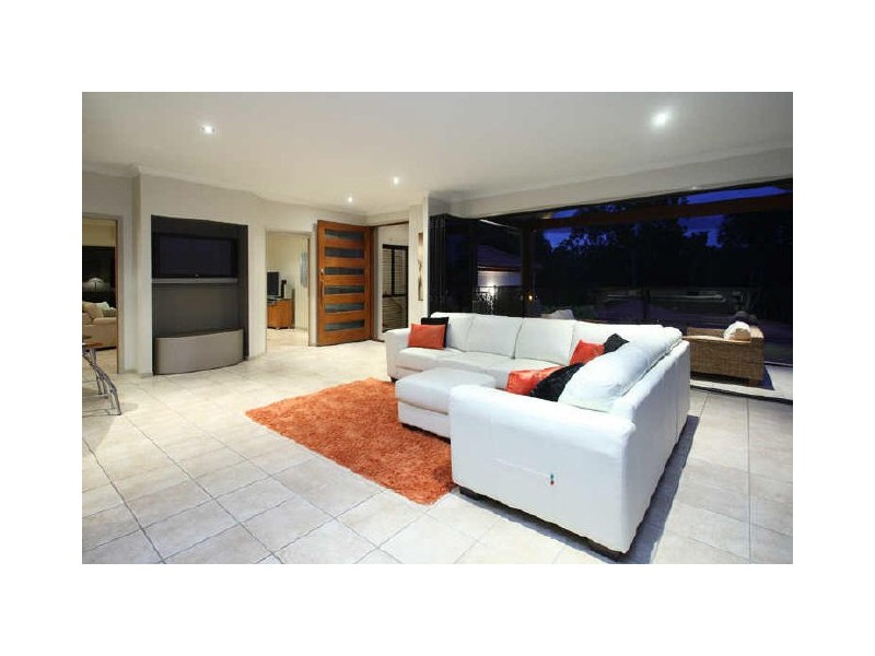 22 Grevillea Close, Chapel Hill QLD 4069