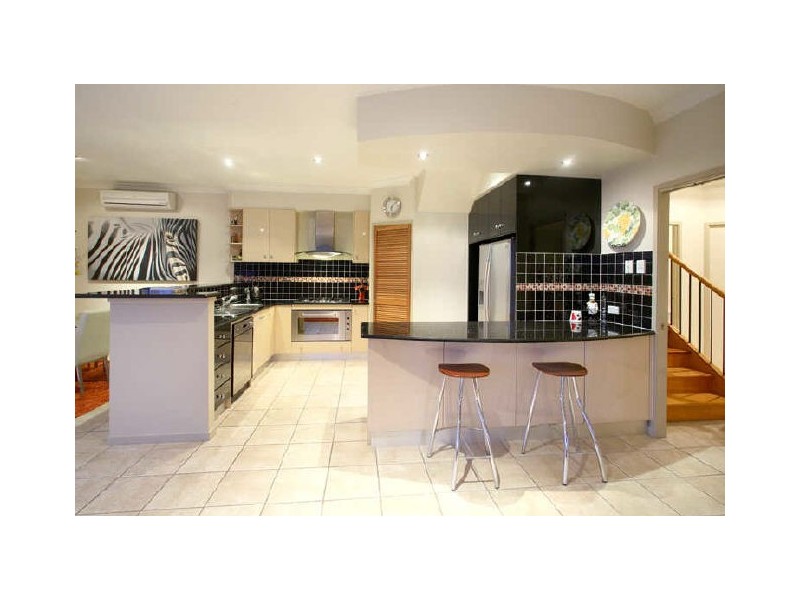 22 Grevillea Close, Chapel Hill QLD 4069