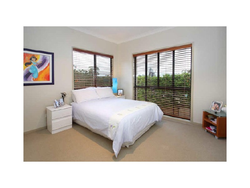 22 Grevillea Close, Chapel Hill QLD 4069