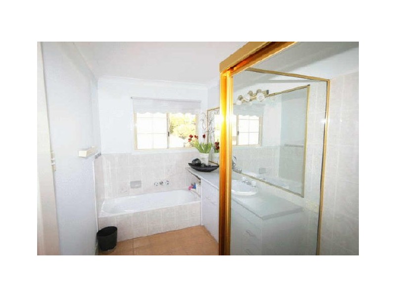 3 Kagoola Close, Chapel Hill QLD 4069