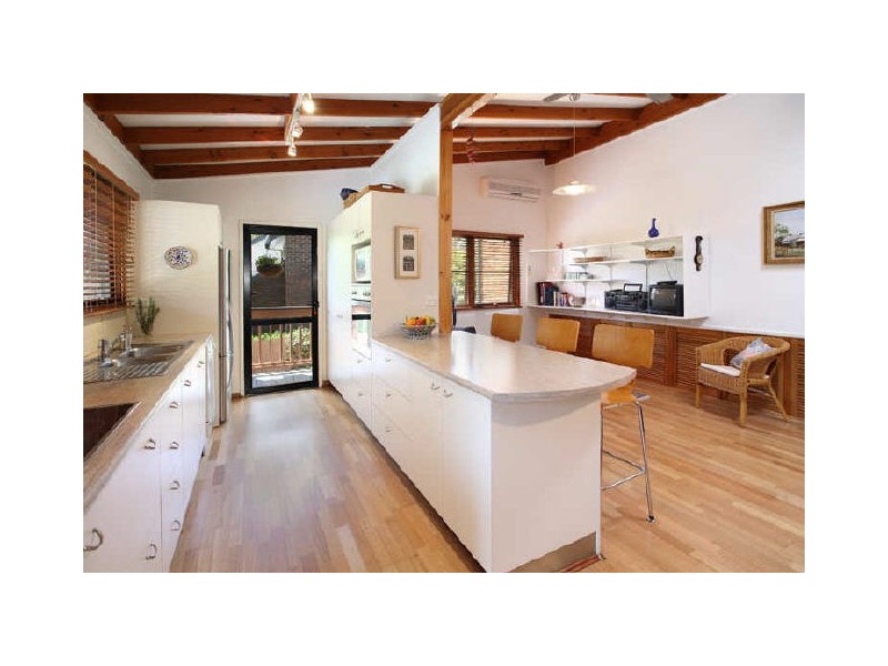 14 Burrumbuck Street, Chapel Hill QLD 4069