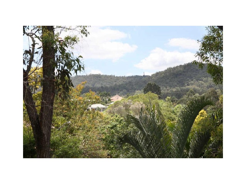 14 Burrumbuck Street, Chapel Hill QLD 4069