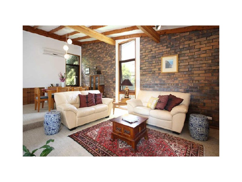 14 Burrumbuck Street, Chapel Hill QLD 4069