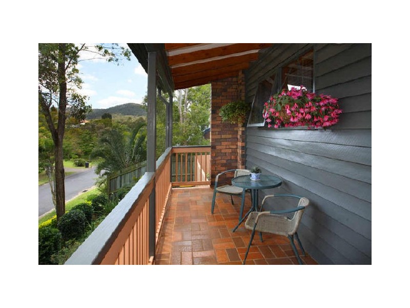 14 Burrumbuck Street, Chapel Hill QLD 4069