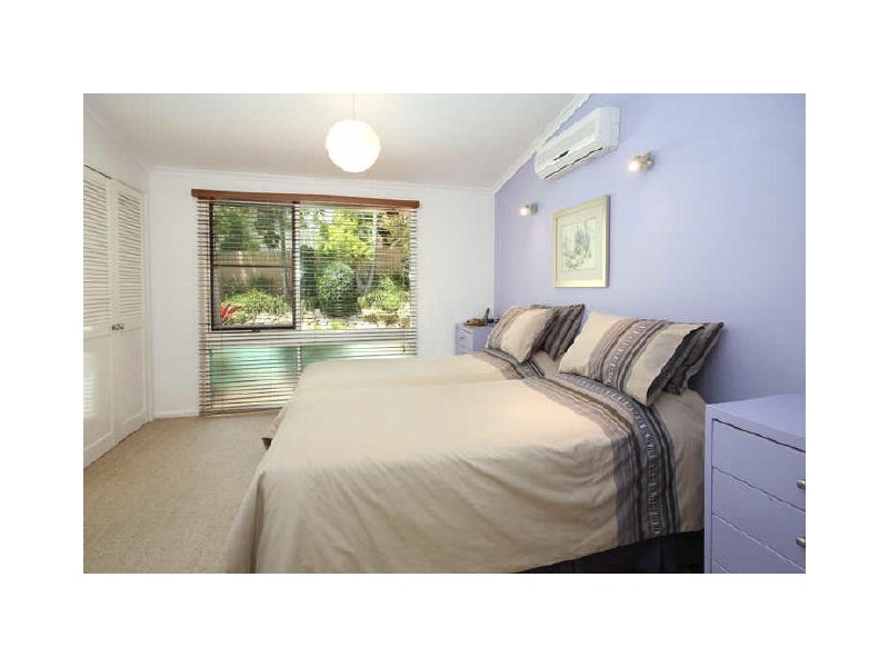 14 Burrumbuck Street, Chapel Hill QLD 4069