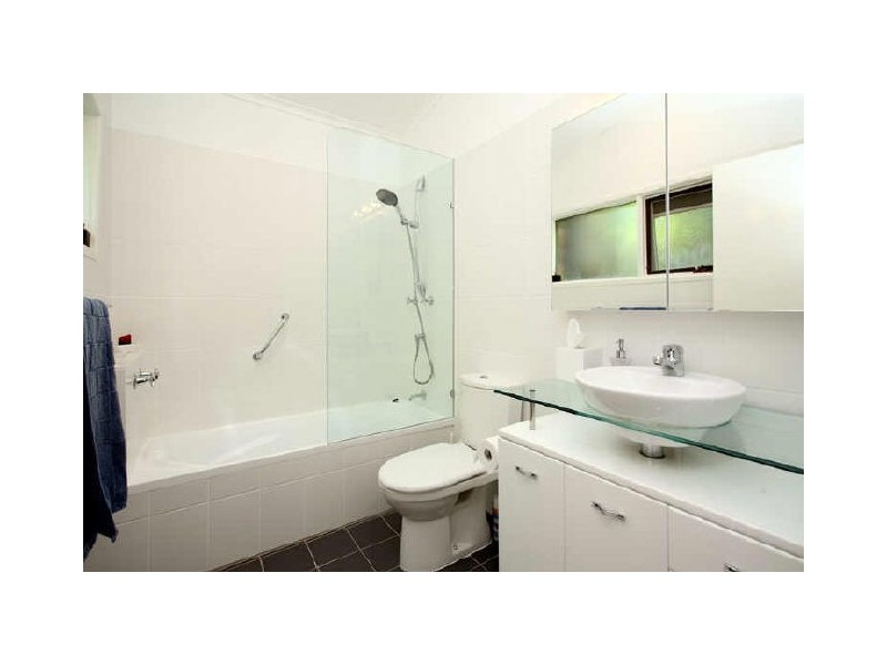 14 Burrumbuck Street, Chapel Hill QLD 4069