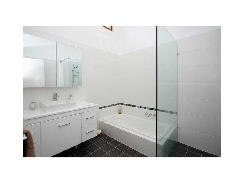 14 Burrumbuck Street, Chapel Hill QLD 4069