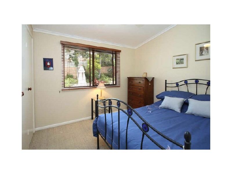 14 Burrumbuck Street, Chapel Hill QLD 4069