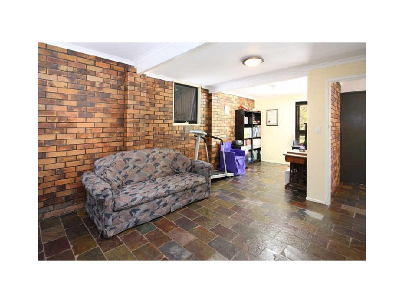 14 Burrumbuck Street, Chapel Hill QLD 4069