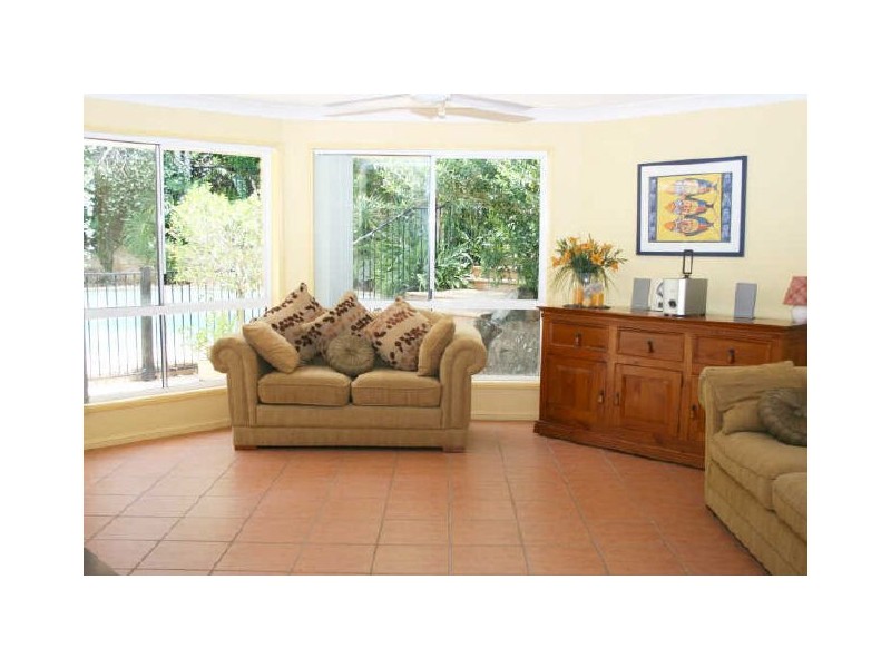 18 Ngeringa Crescent, Chapel Hill QLD 4069