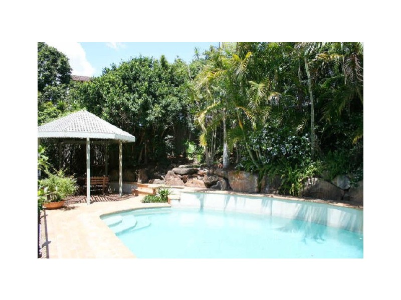 18 Ngeringa Crescent, Chapel Hill QLD 4069