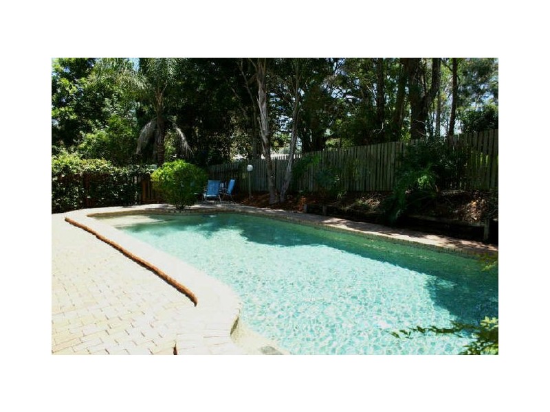 9 Wyndarra Street, Kenmore QLD 4069