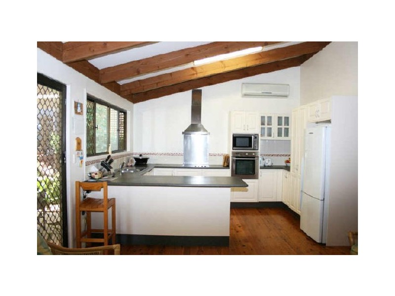 9 Wyndarra Street, Kenmore QLD 4069