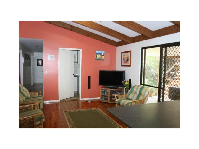 9 Wyndarra Street, Kenmore QLD 4069