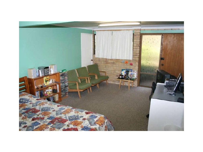 9 Wyndarra Street, Kenmore QLD 4069