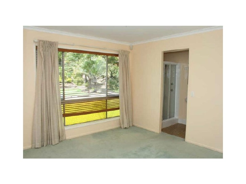 11 Kiriwina St, Fig Tree Pocket QLD 4069