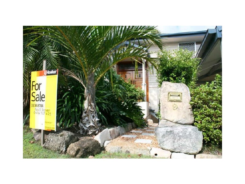 9 Alenola Street, Chapel Hill QLD 4069