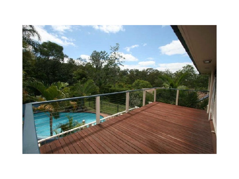 9 Alenola Street, Chapel Hill QLD 4069