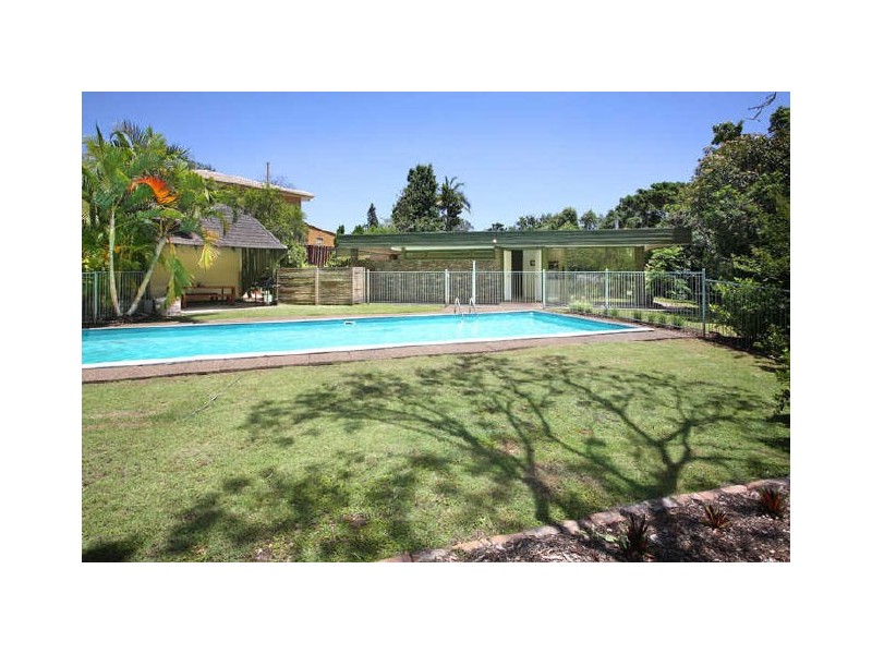 9 Woonalee Street, Kenmore QLD 4069