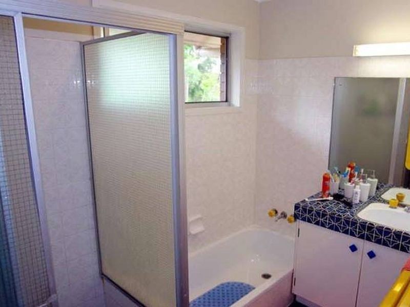 26 Lant Street, Chapel Hill QLD 4069