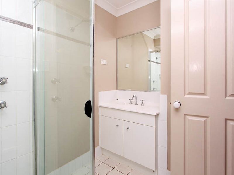 21 Bloomsbury Crescent, Moggill QLD 4070