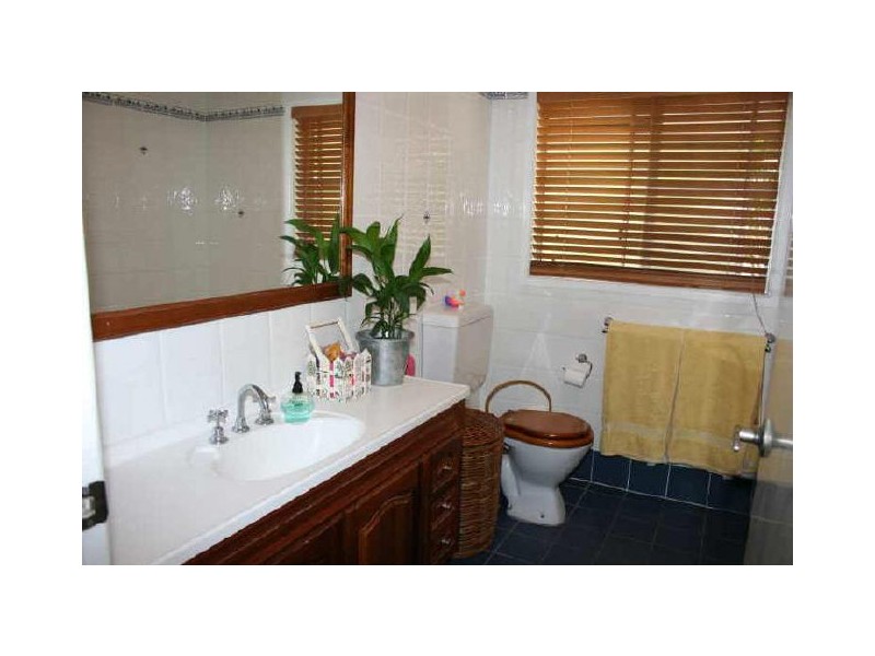 11 Stardust Street, Kenmore QLD 4069