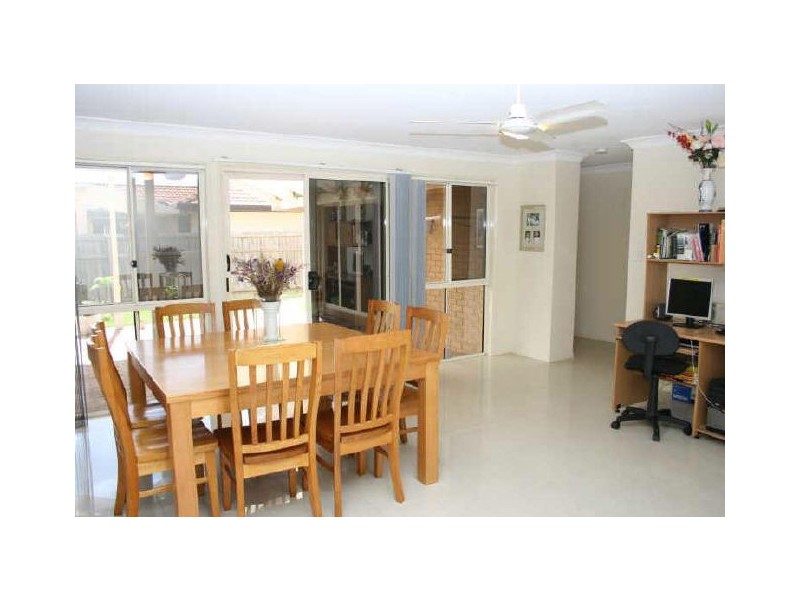 24 Chapman Place, Oxley QLD 4075
