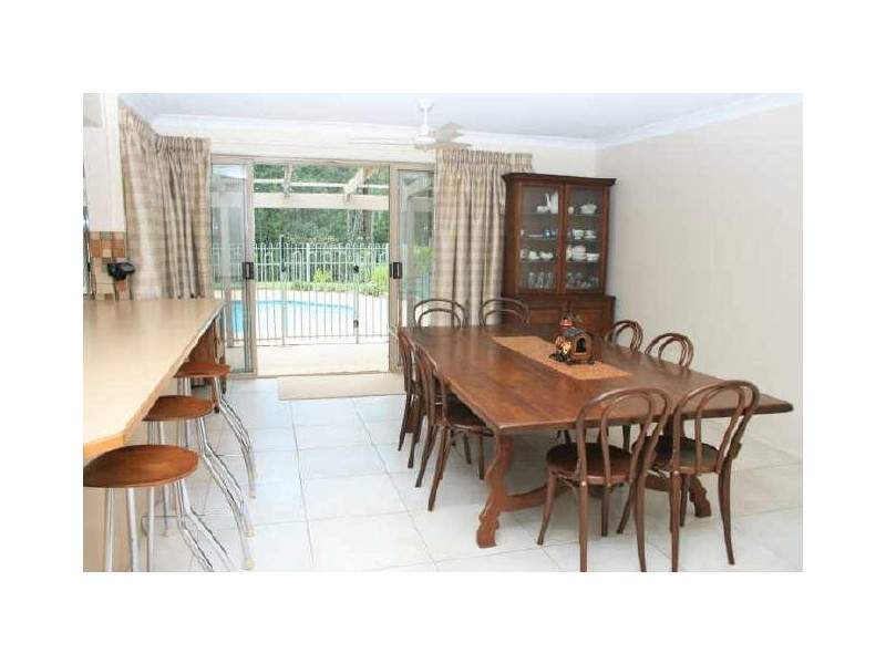 23 Ringway Place, Chapel Hill QLD 4069