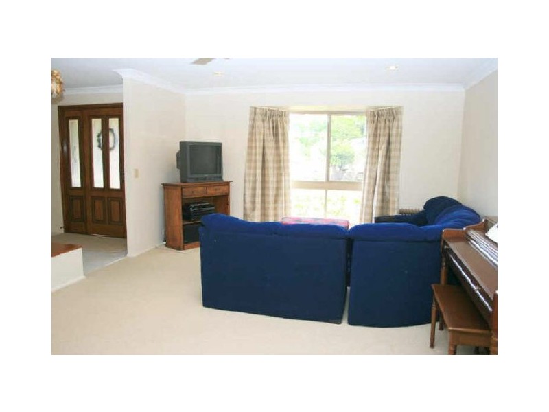 23 Ringway Place, Chapel Hill QLD 4069
