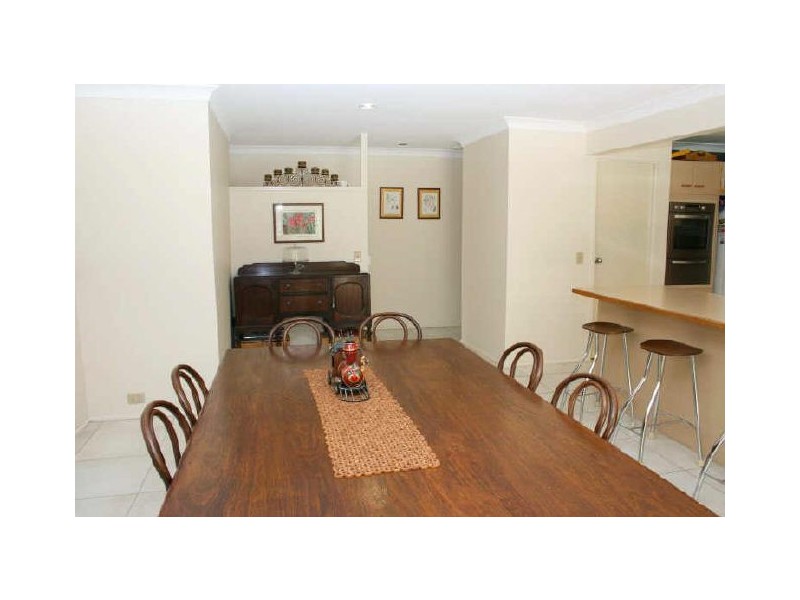 23 Ringway Place, Chapel Hill QLD 4069