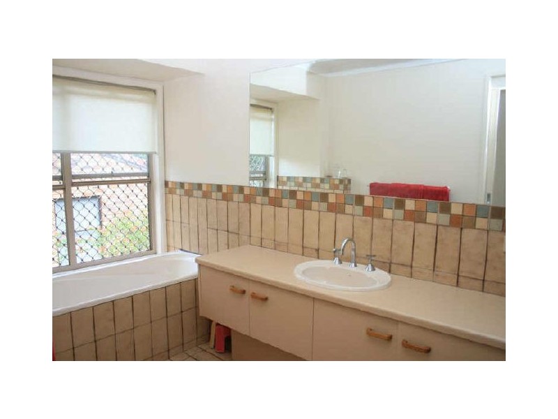 23 Ringway Place, Chapel Hill QLD 4069