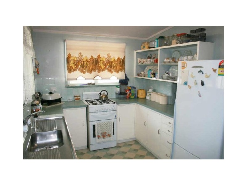 11 Kenton Street, Chapel Hill QLD 4069