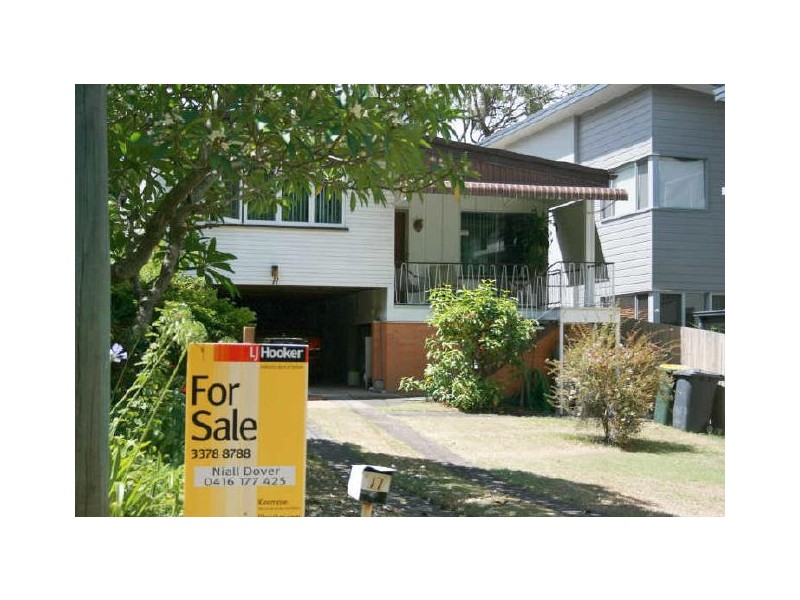 11 Kenton Street, Chapel Hill QLD 4069