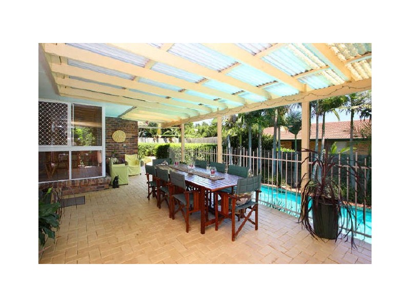 1 Brookvale Close, Kenmore Hills QLD 4069