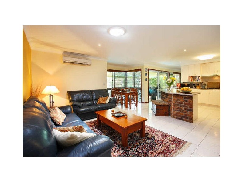 1 Brookvale Close, Kenmore Hills QLD 4069