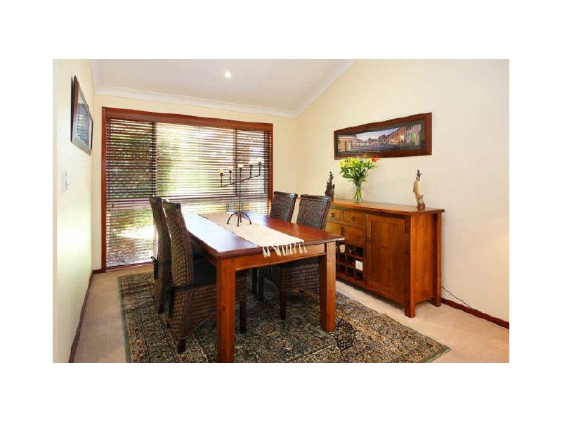 1 Brookvale Close, Kenmore Hills QLD 4069