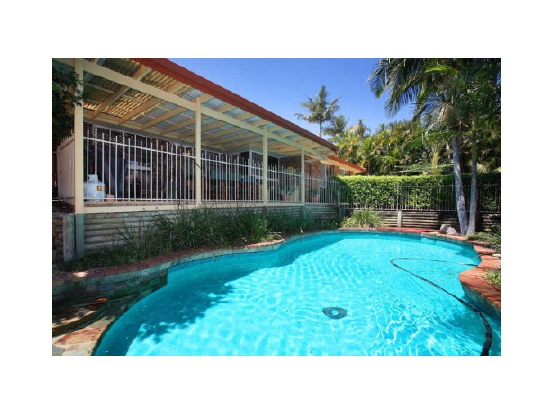 1 Brookvale Close, Kenmore Hills QLD 4069
