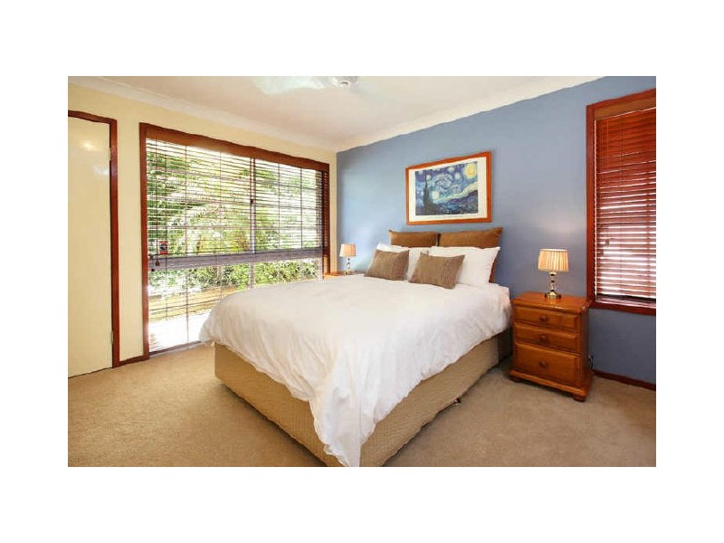1 Brookvale Close, Kenmore Hills QLD 4069