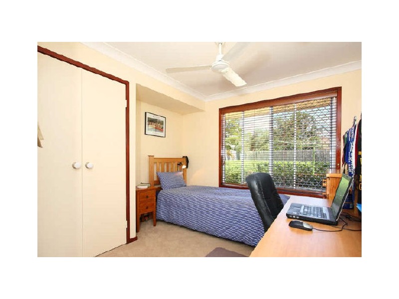 1 Brookvale Close, Kenmore Hills QLD 4069
