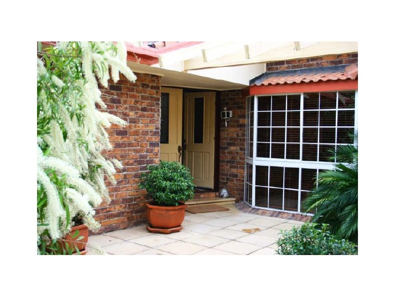 1 Brookvale Close, Kenmore Hills QLD 4069