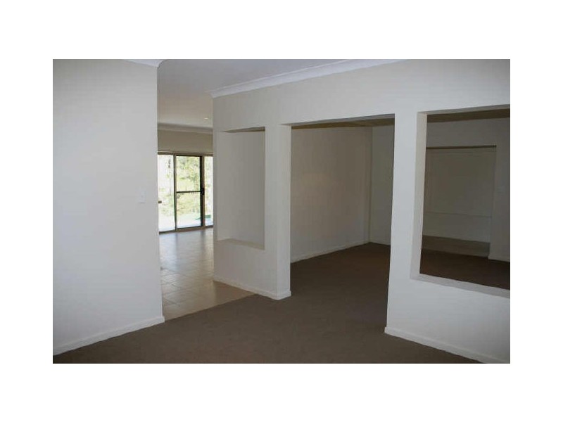 31 Barnes Court, Mount Crosby QLD 4306