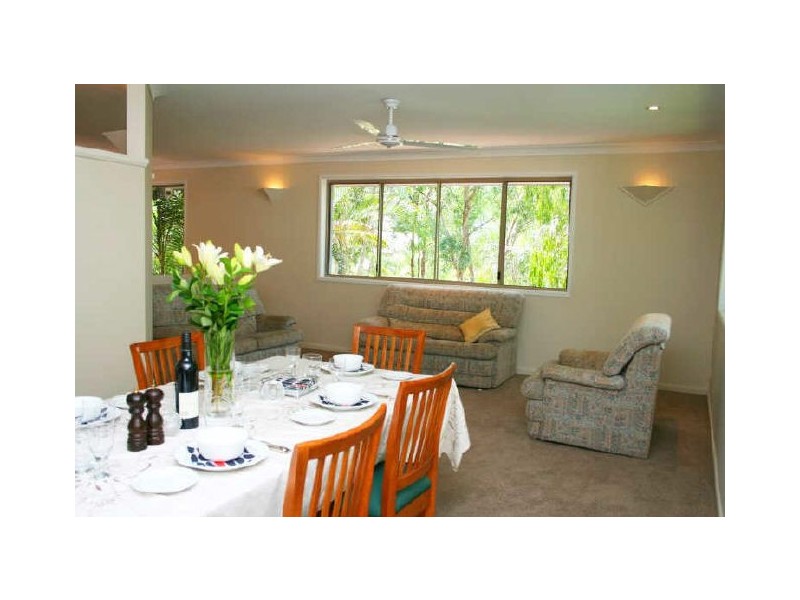 22 Binyara Street, Chapel Hill QLD 4069