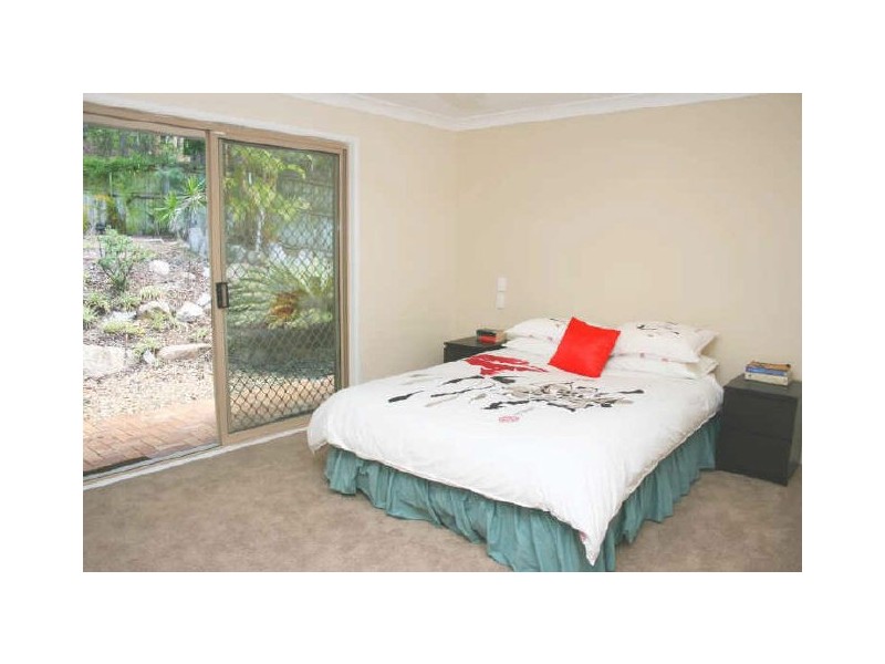 22 Binyara Street, Chapel Hill QLD 4069