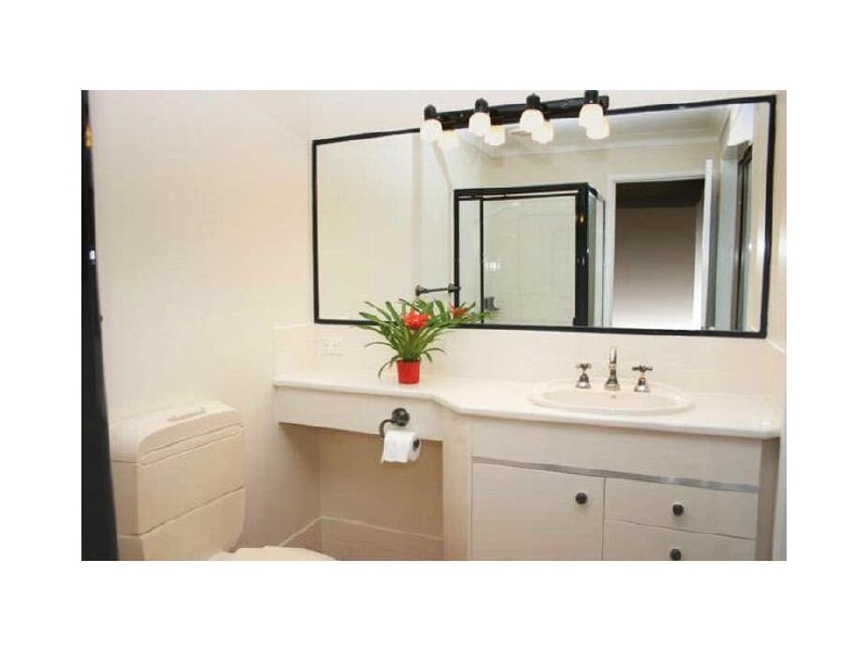 22 Binyara Street, Chapel Hill QLD 4069