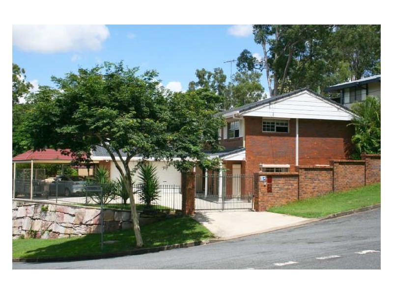 1 Cassandra Street, Chapel Hill QLD 4069