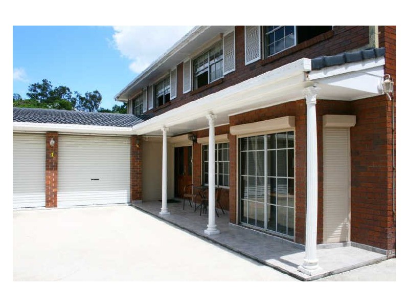 1 Cassandra Street, Chapel Hill QLD 4069