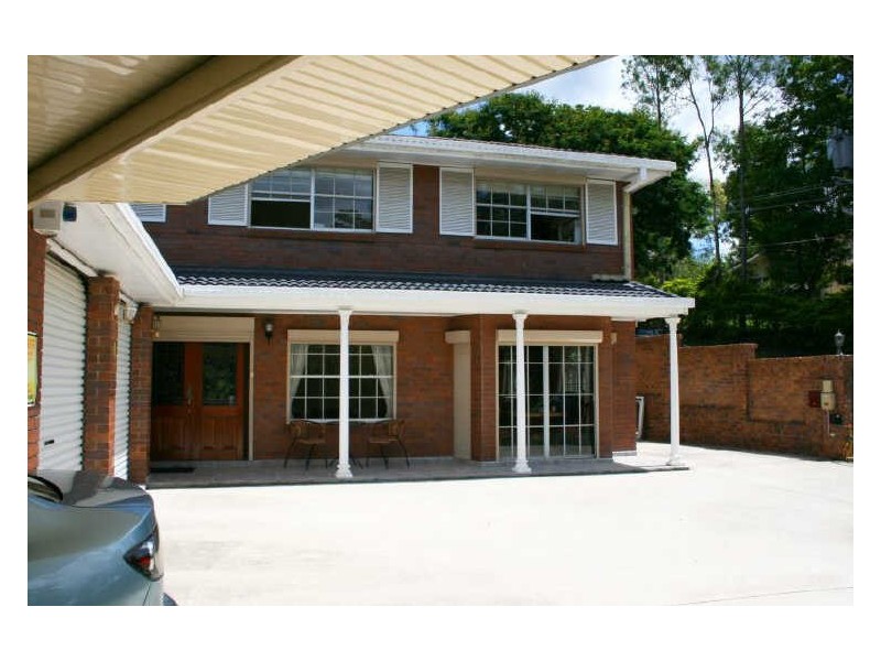 1 Cassandra Street, Chapel Hill QLD 4069