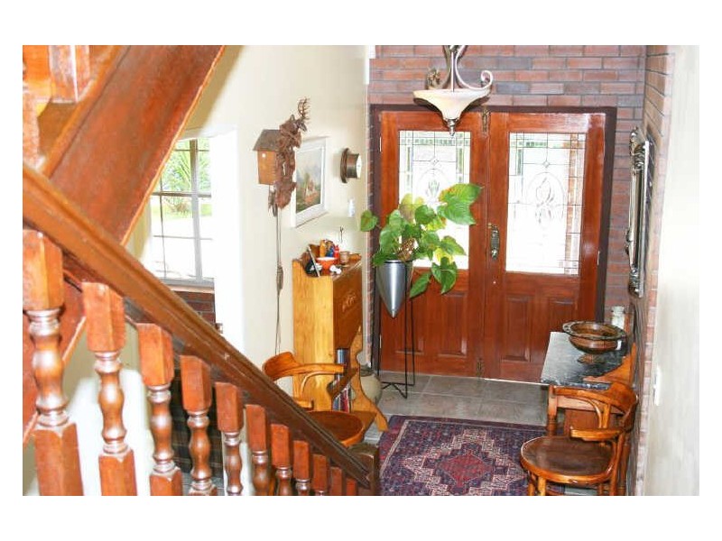 1 Cassandra Street, Chapel Hill QLD 4069